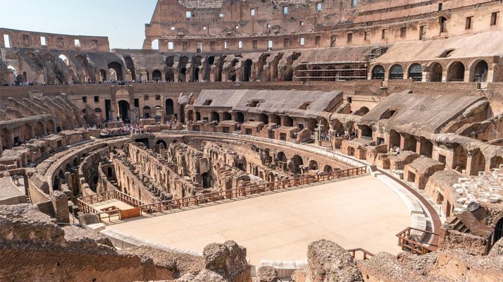 Arena del Coliseo e hipogeo con pasillos radiales